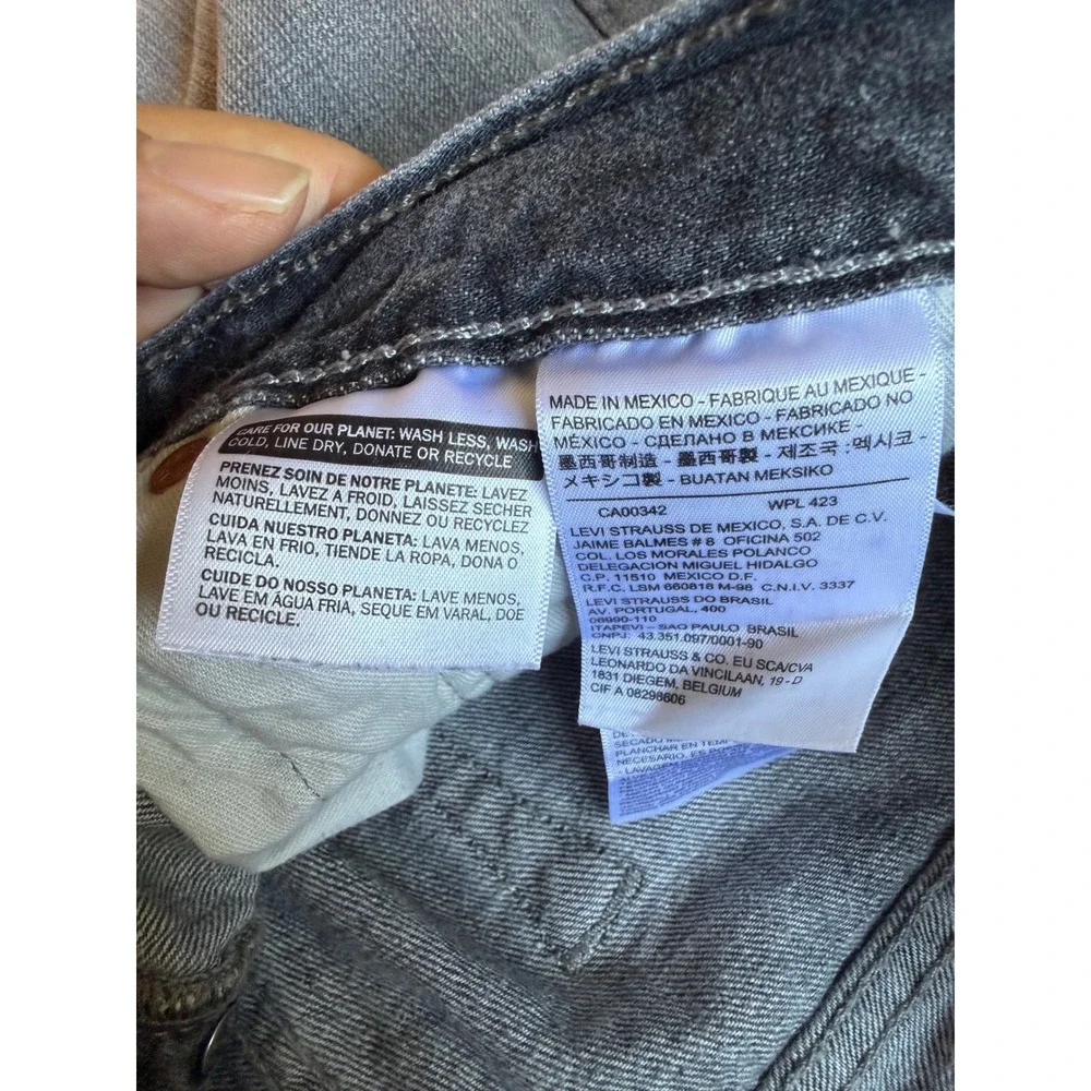 Levis 501 Original Fit Gray Faded Denim Jeans Mens 36x36 Button Fly Straight Leg